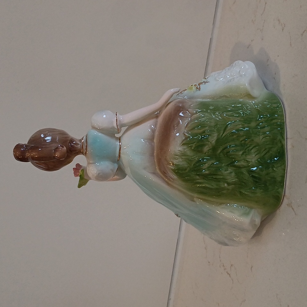Josef Originals Figurine - Picture 2 of 6